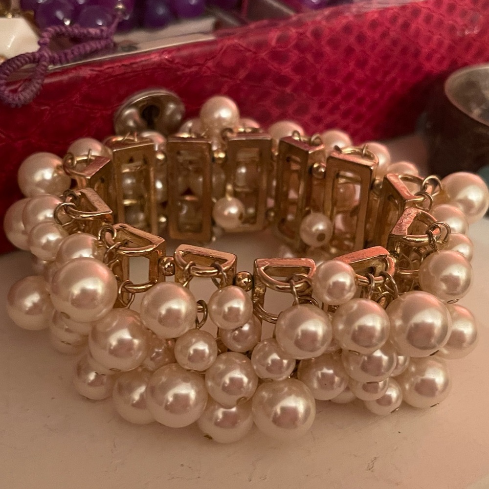 Beautiful pearl bracelet